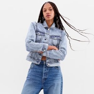 - NWT GAP icon denim jacket with puff sleeve size L
